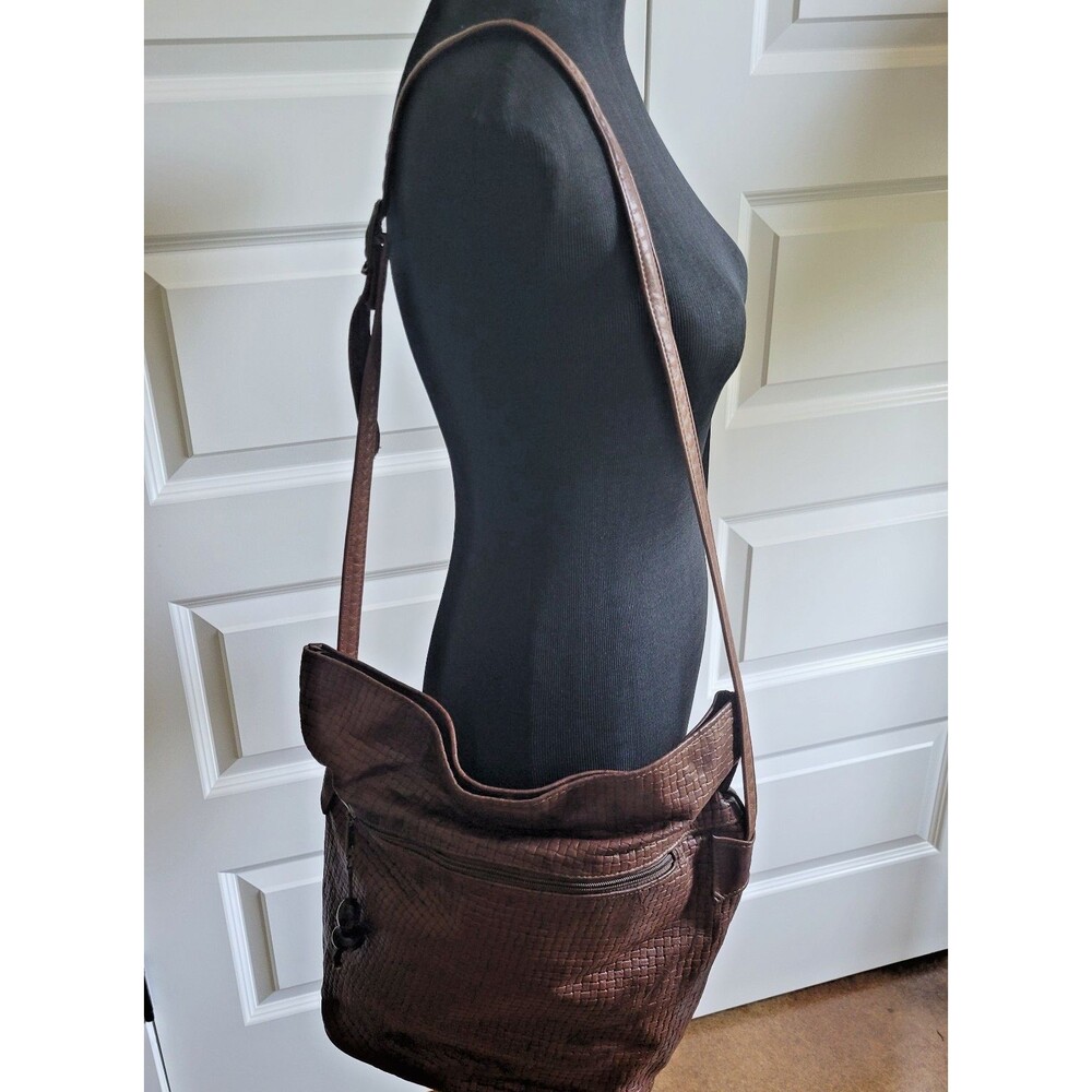 Stone Mountain Brown Soft Glove Leather Shoulder Feed Bucket Bag Saddle Purse